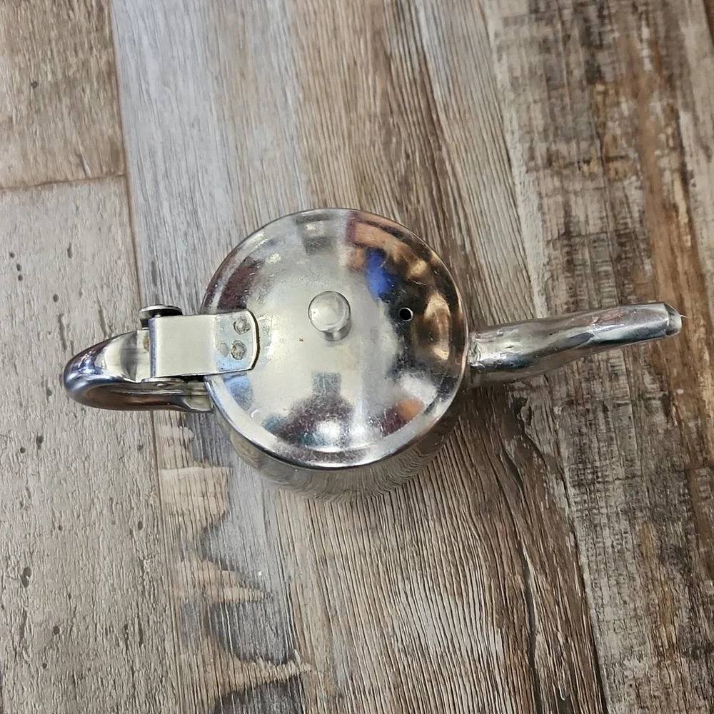 Source Unknown elegant stainless